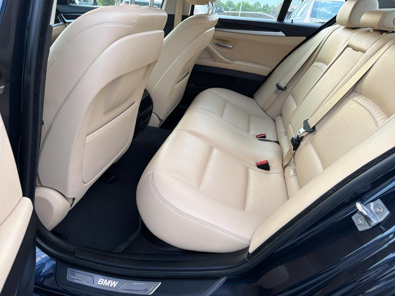 BMW 5 Series 4dr Sdn 528i RWD 2016