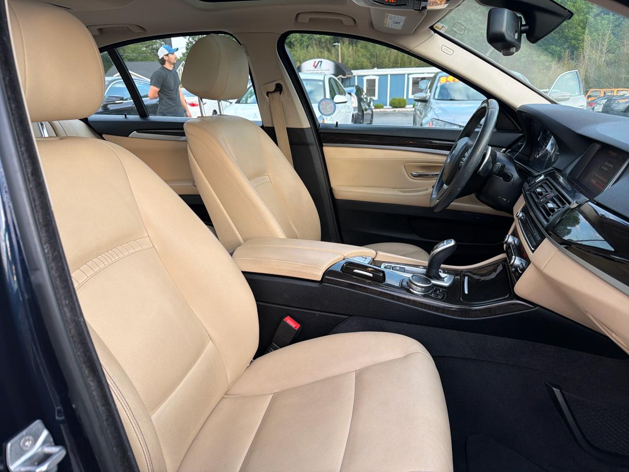 BMW 5 Series 4dr Sdn 528i RWD 2016