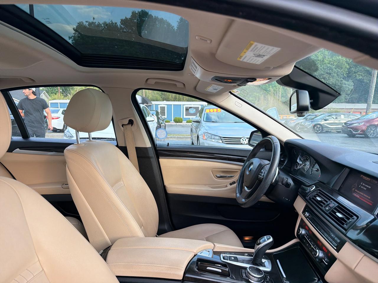 BMW 5 Series 4dr Sdn 528i RWD 2016