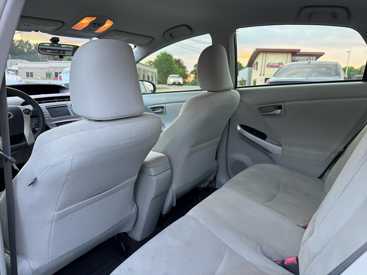 Toyota Prius 5dr HB Persona Series Special Edition (Natl) 2015