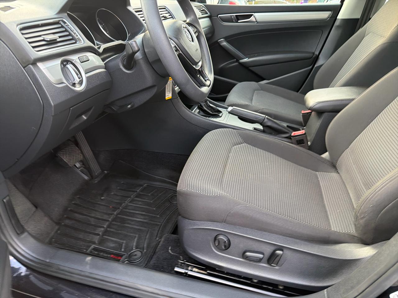 Volkswagen Passat 2.0T S Auto 2018