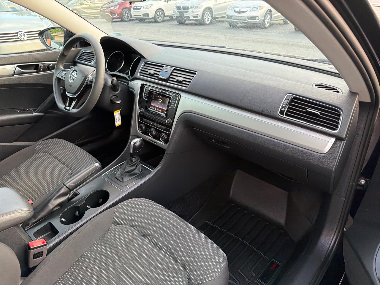 Volkswagen Passat 2.0T S Auto 2018