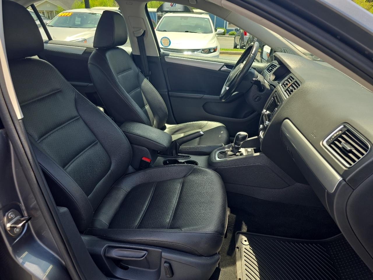 Volkswagen Jetta Sedan 4dr Auto SE PZEV 2014
