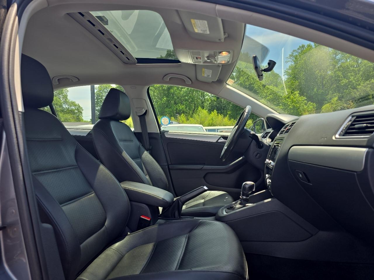 Volkswagen Jetta Sedan 4dr Auto SE PZEV 2014