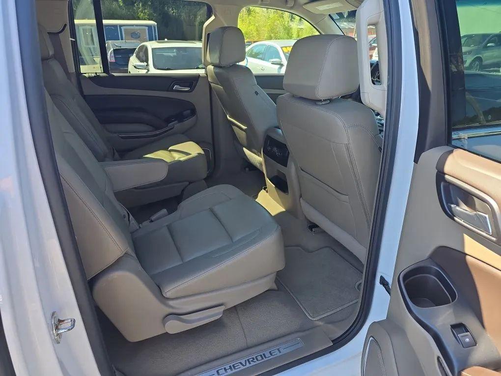 Chevrolet Suburban 4WD 4dr LT 2020