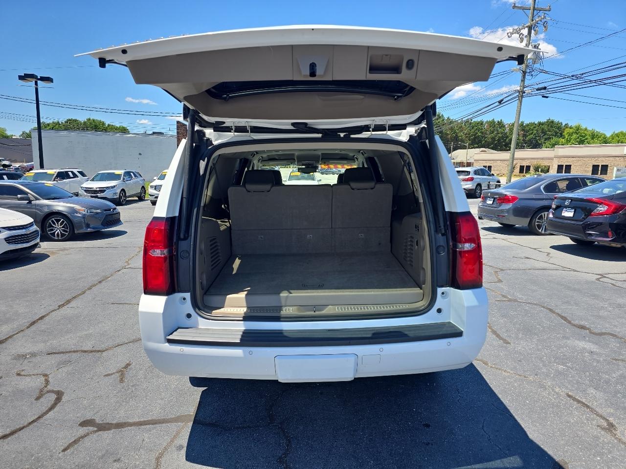 Chevrolet Suburban 4WD 4dr LT 2020