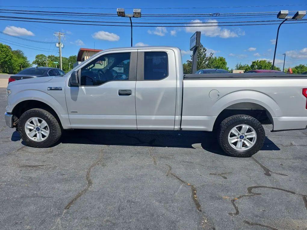Ford F-150 4WD SuperCab 145" Lariat 2016