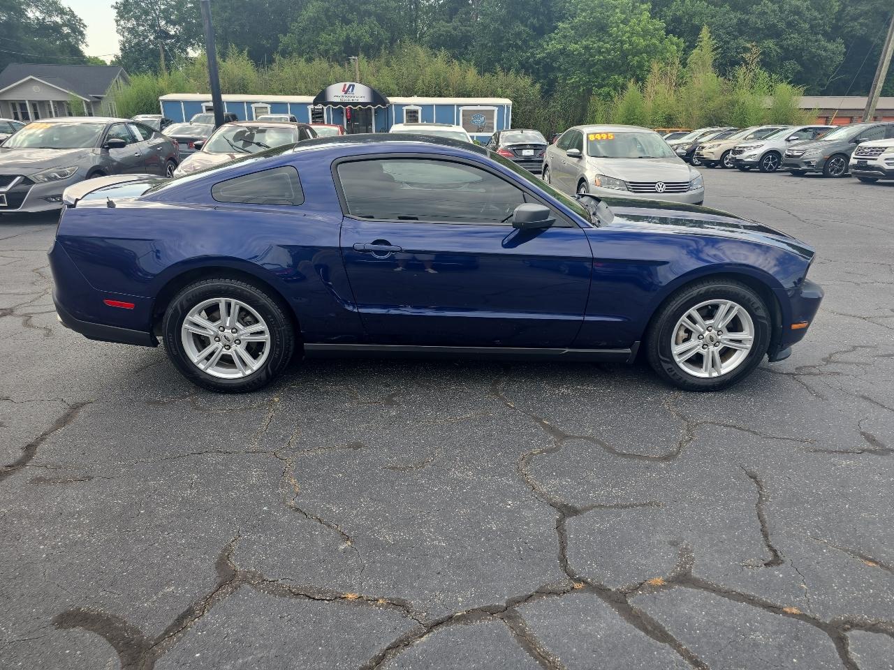 Ford Mustang 2dr Cpe V6 2011