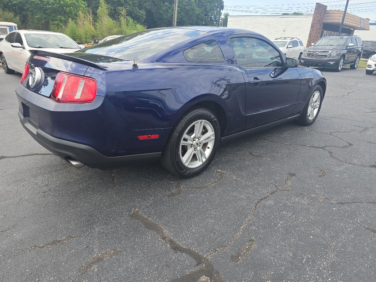 Ford Mustang 2dr Cpe V6 2011