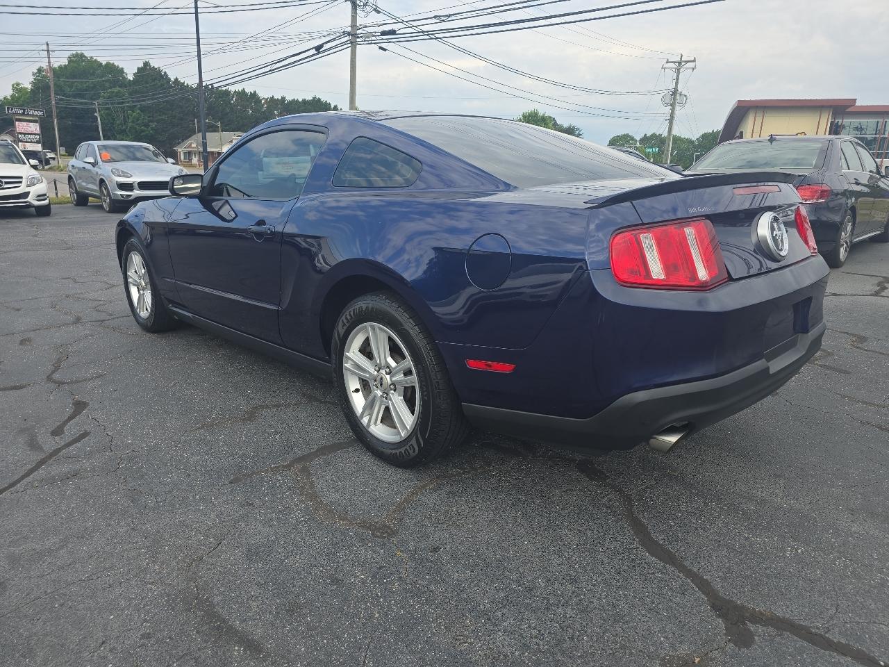 Ford Mustang 2dr Cpe V6 2011