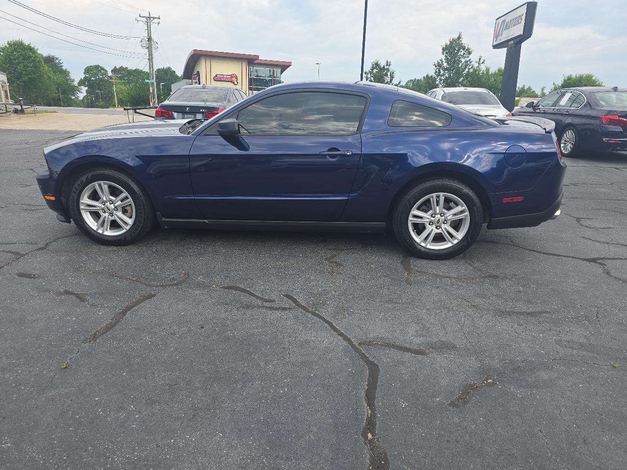 Ford Mustang 2dr Cpe V6 2011