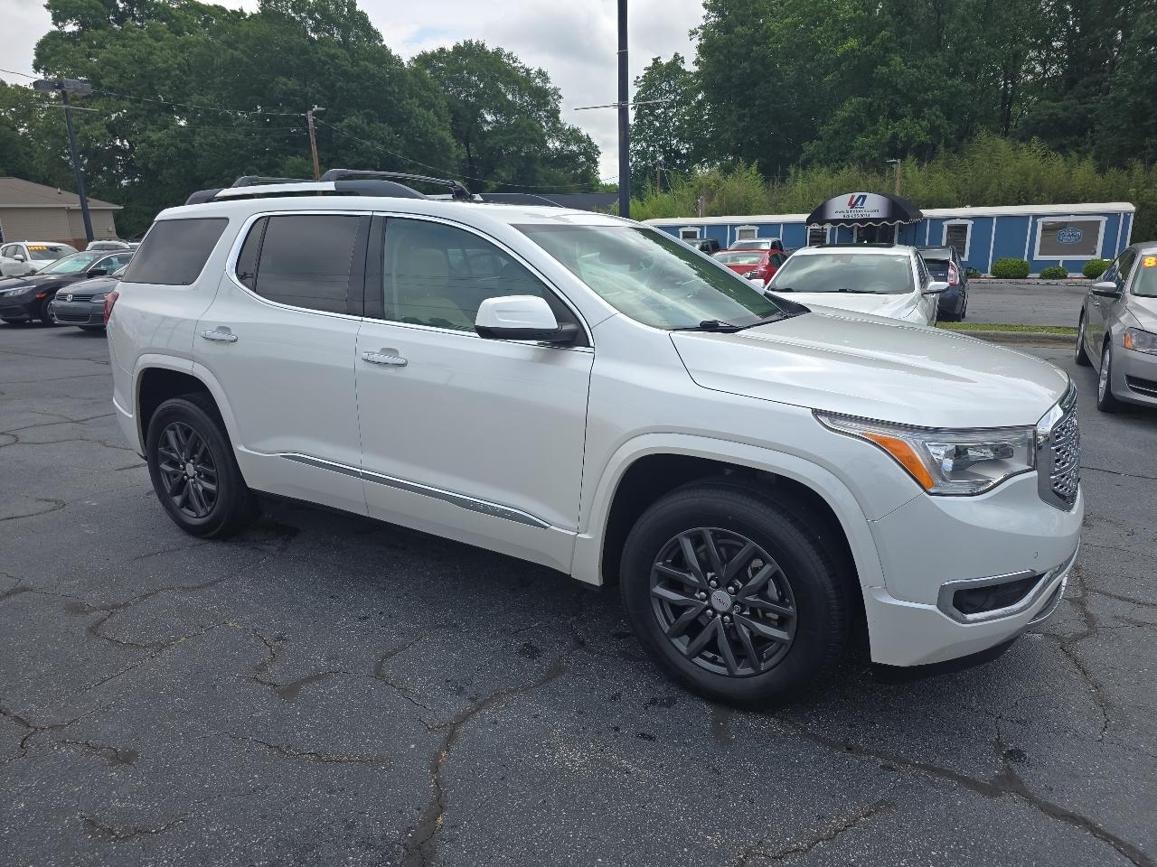 GMC Acadia FWD 4dr Denali 2017