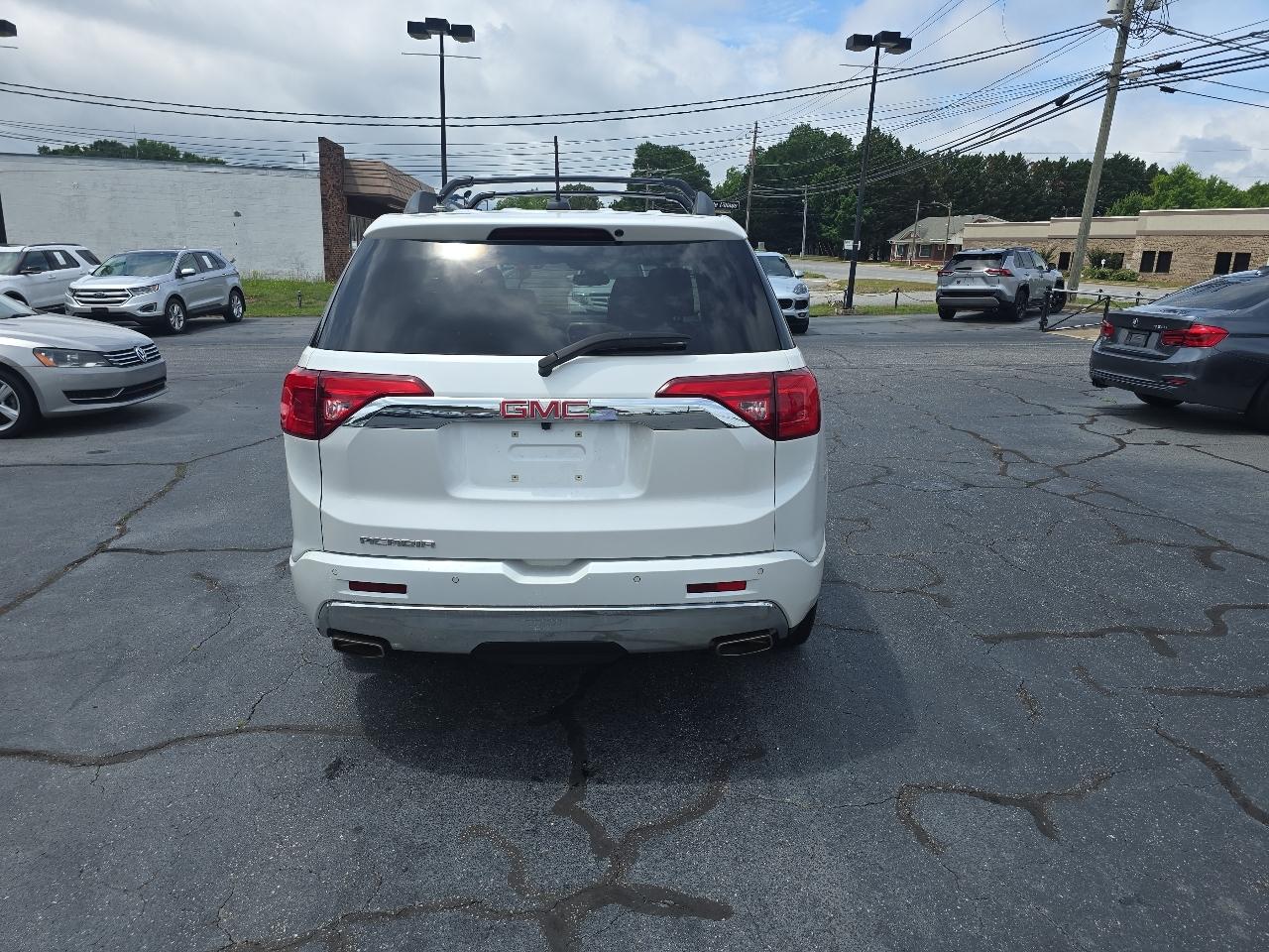 GMC Acadia FWD 4dr Denali 2017