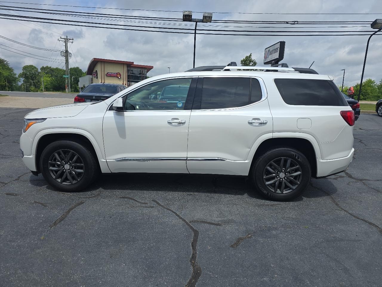 GMC Acadia FWD 4dr Denali 2017