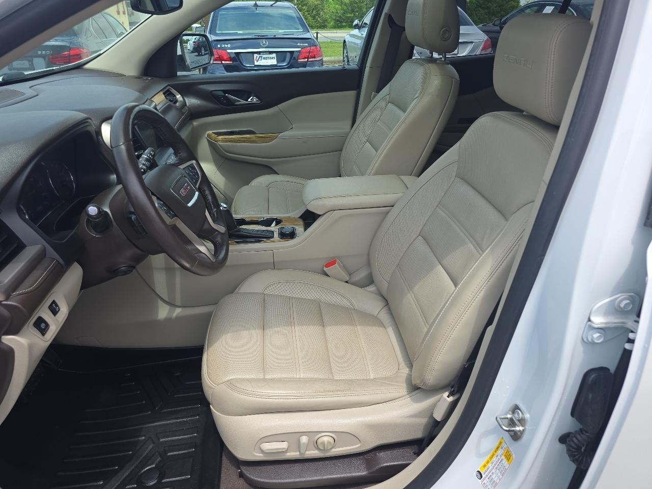 GMC Acadia FWD 4dr Denali 2017