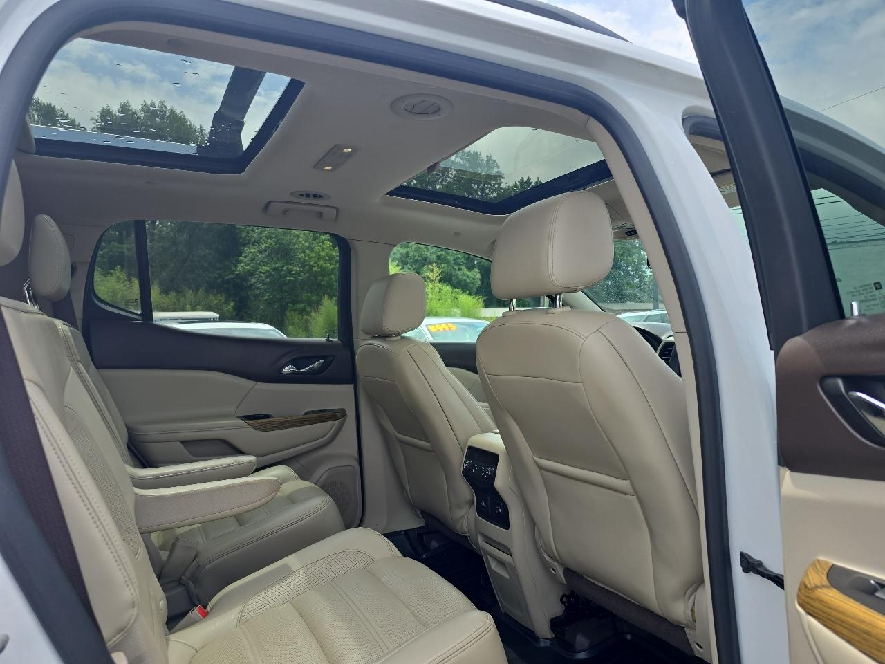 GMC Acadia FWD 4dr Denali 2017