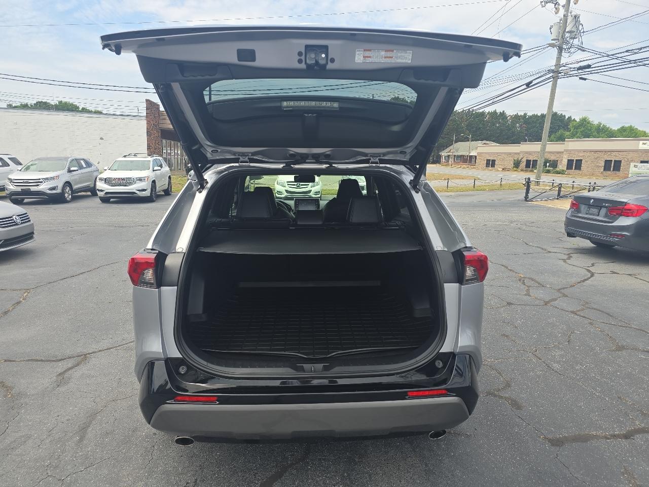 Toyota RAV4 Hybrid XSE AWD (Natl) 2019