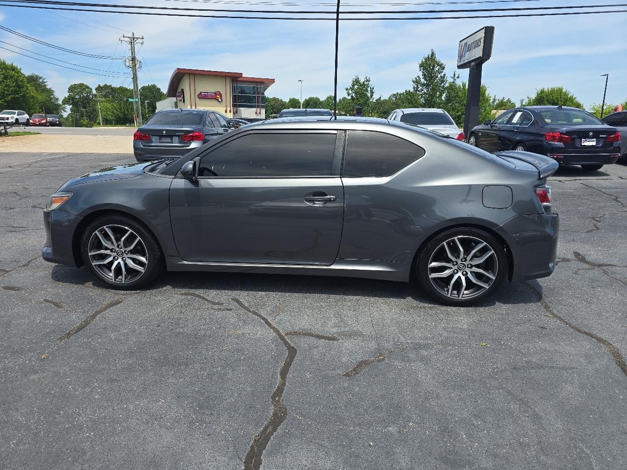 Scion tC 2dr HB Man (Natl) 2014