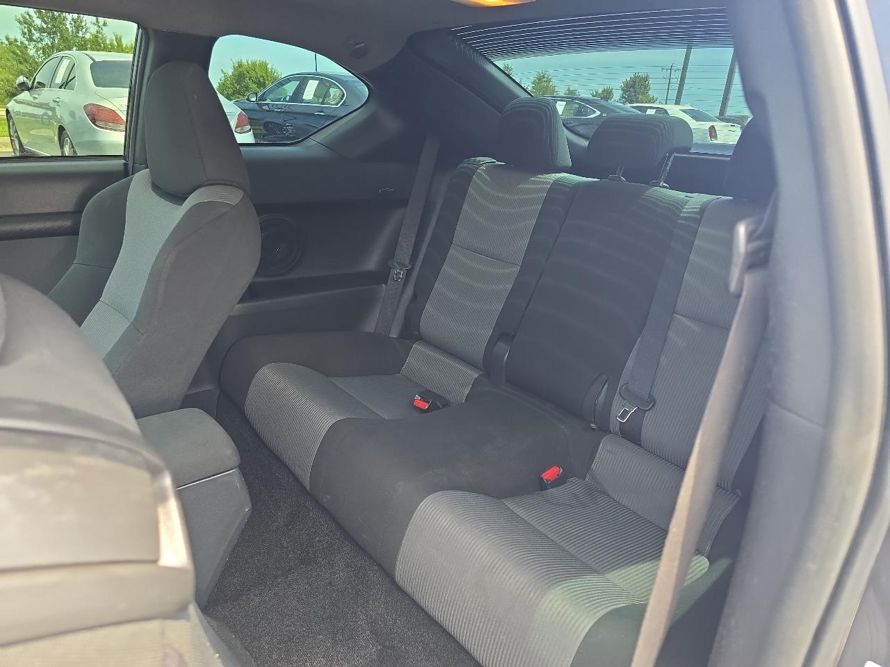 Scion tC 2dr HB Man (Natl) 2014