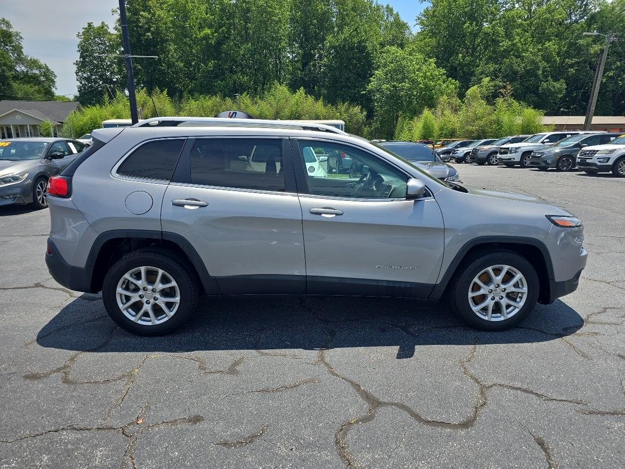Jeep Cherokee FWD 4dr Latitude 2016