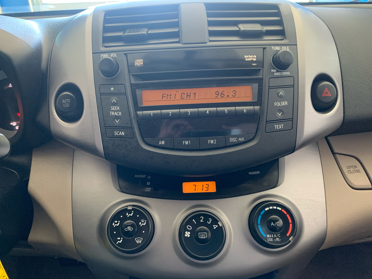 Toyota RAV4 FWD 4dr V6 5-Spd AT (Natl) 2008 Toyota RAV4 FWD 4dr V6 5-Spd AT (Natl) 2008