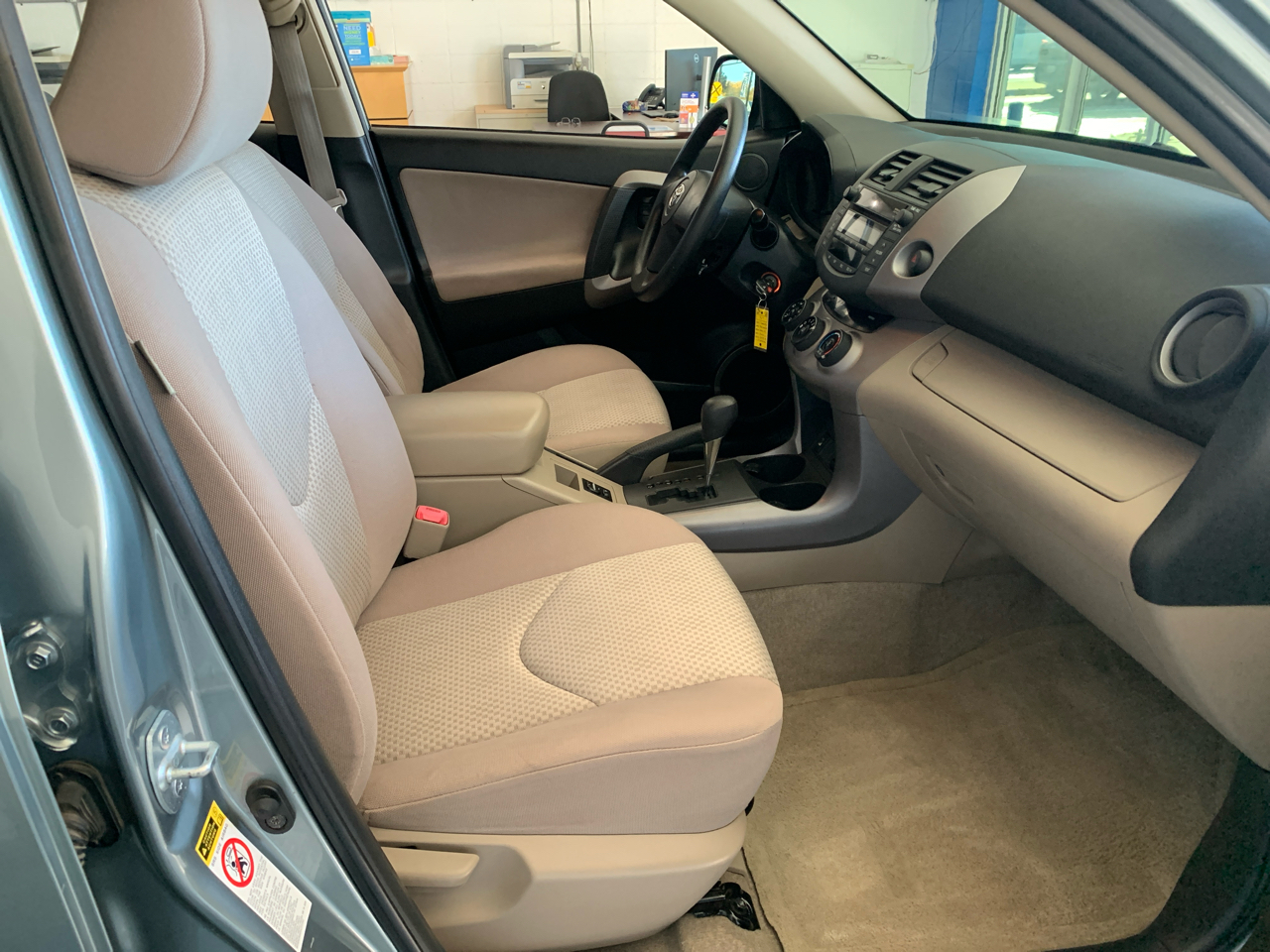 Toyota RAV4 FWD 4dr V6 5-Spd AT (Natl) 2008 Toyota RAV4 FWD 4dr V6 5-Spd AT (Natl) 2008