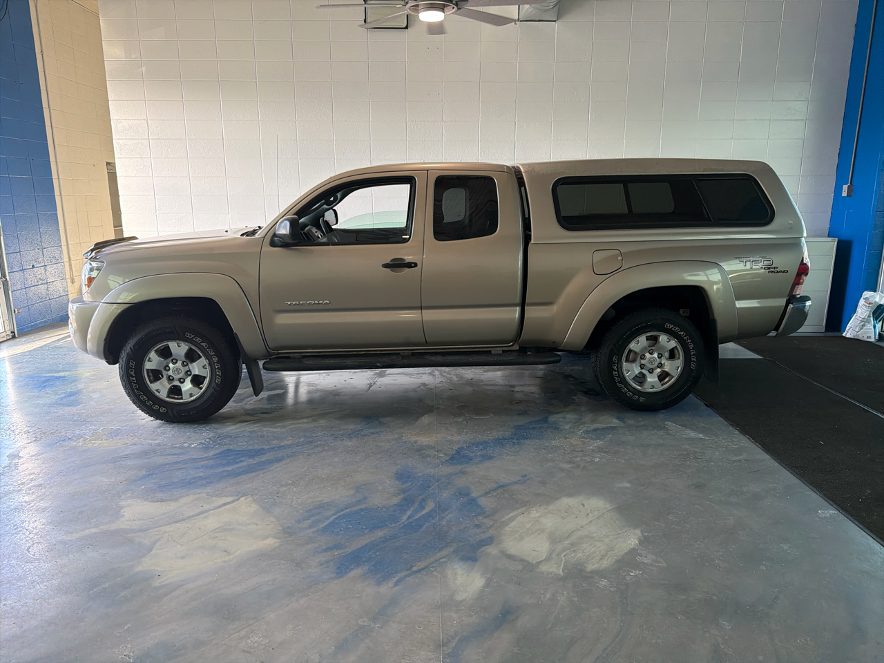 Toyota Tacoma Access 128" V6 Manual 4WD (Natl) 2005
