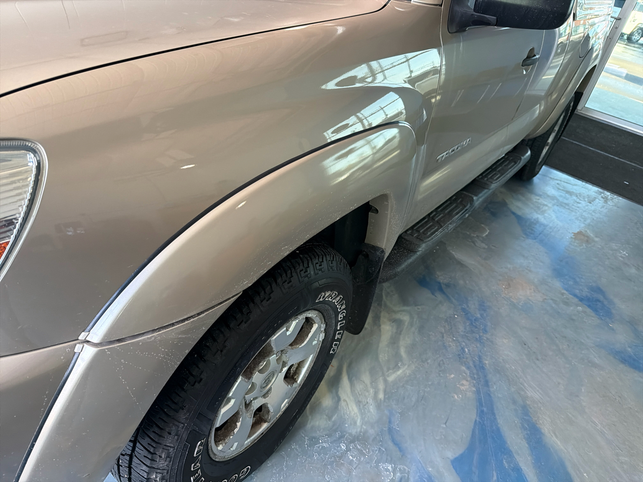 Toyota Tacoma Access 128" V6 Manual 4WD (Natl) 2005