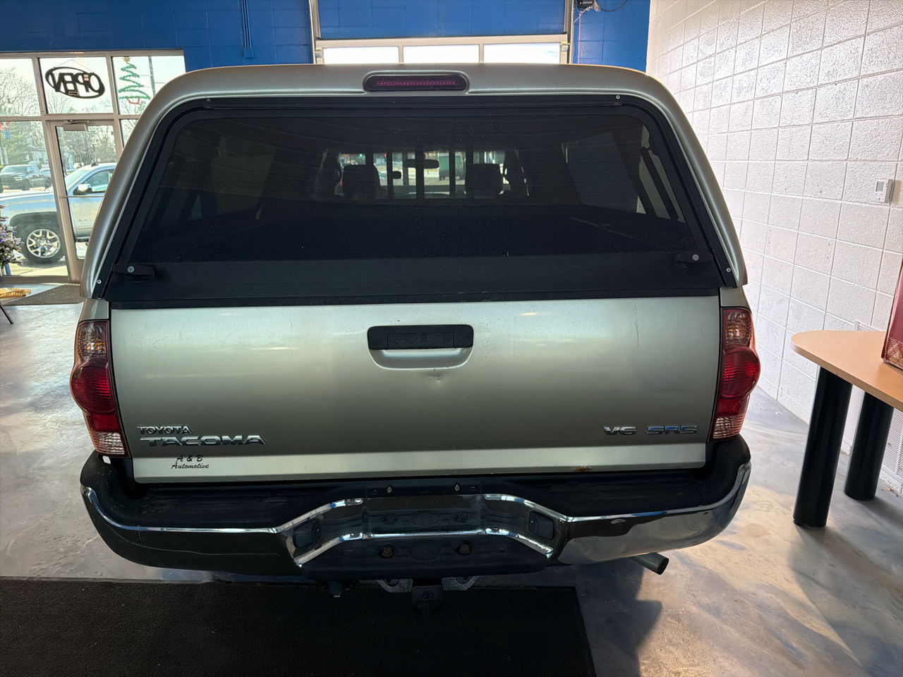 Toyota Tacoma Access 128" V6 Manual 4WD (Natl) 2005