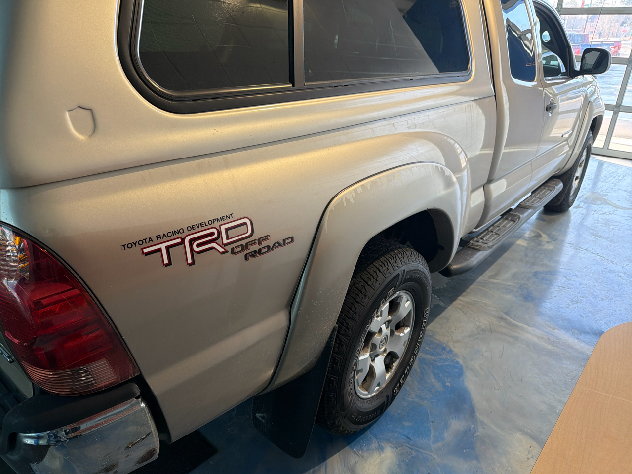 Toyota Tacoma Access 128" V6 Manual 4WD (Natl) 2005