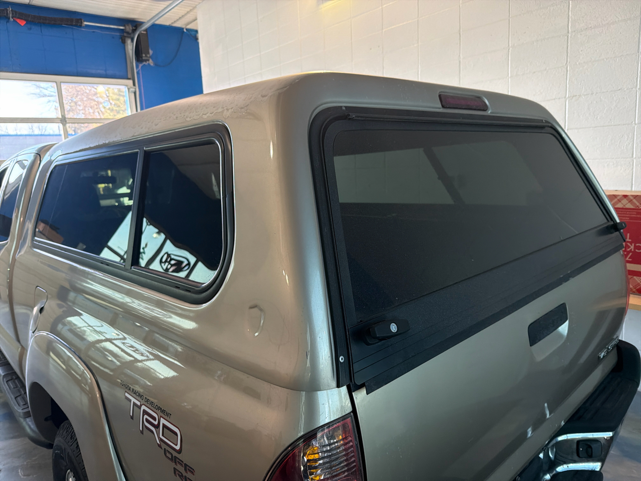 Toyota Tacoma Access 128" V6 Manual 4WD (Natl) 2005