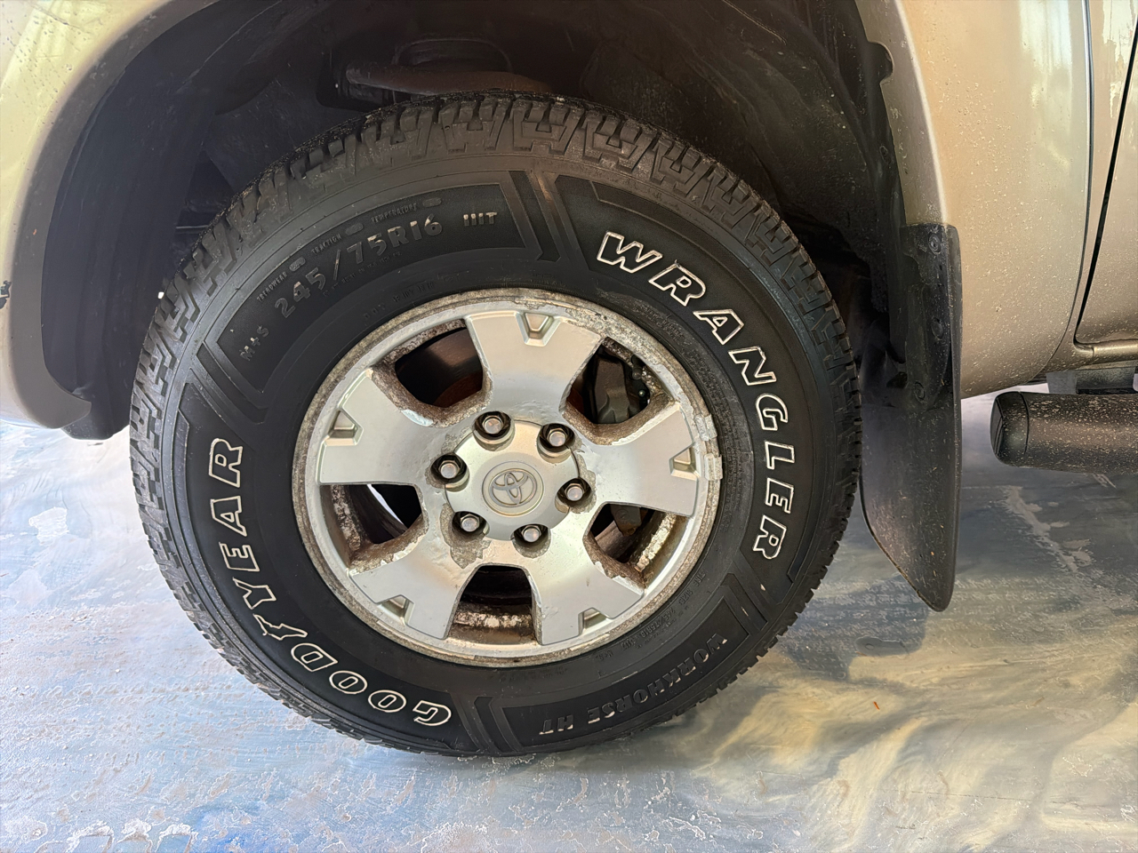 Toyota Tacoma Access 128" V6 Manual 4WD (Natl) 2005