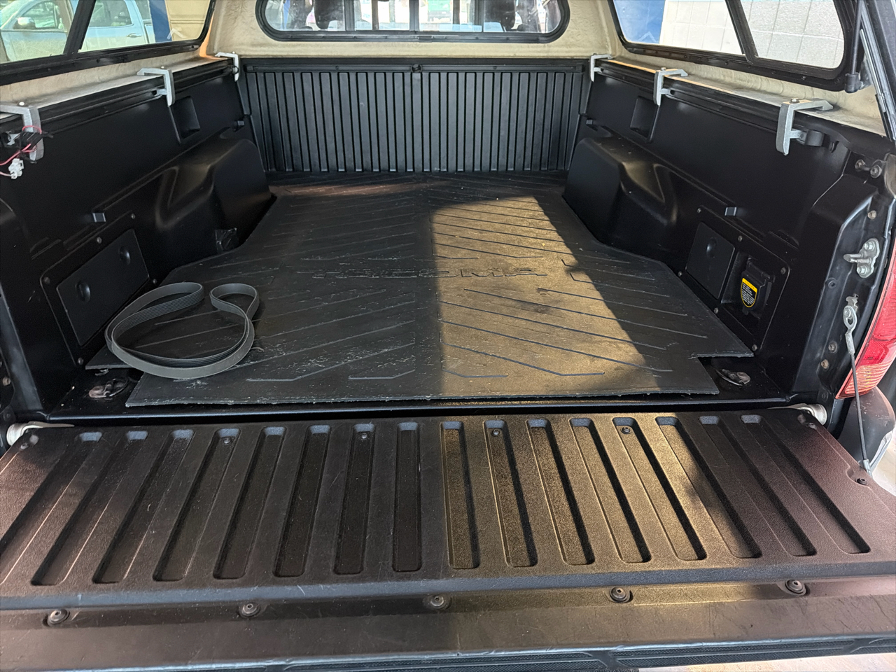 Toyota Tacoma Access 128" V6 Manual 4WD (Natl) 2005