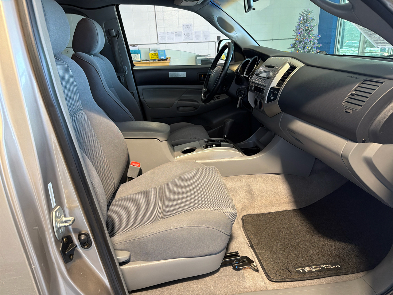 Toyota Tacoma Access 128" V6 Manual 4WD (Natl) 2005