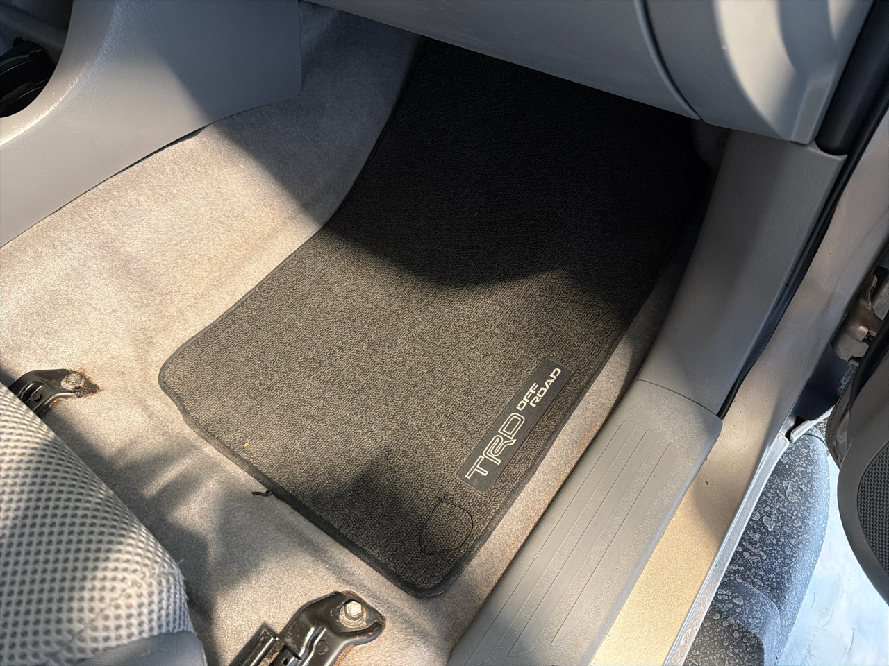 Toyota Tacoma Access 128" V6 Manual 4WD (Natl) 2005