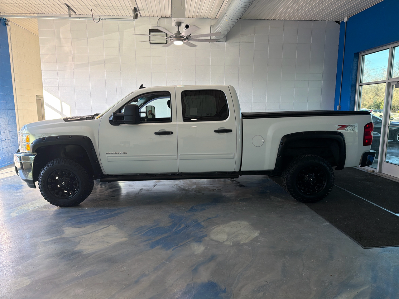 Chevrolet Silverado 2500HD 4WD Crew Cab 153.7" LT 2011