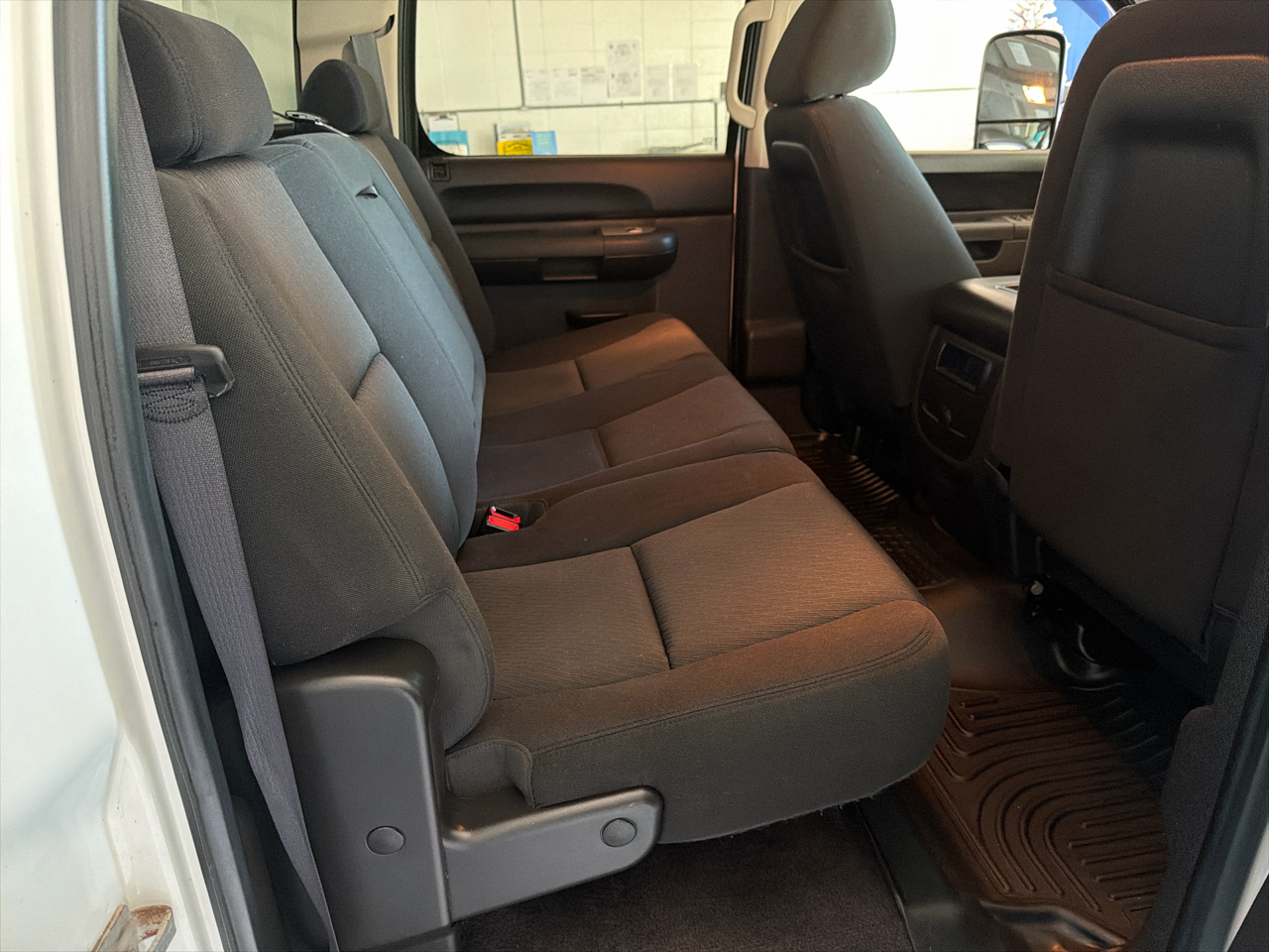 Chevrolet Silverado 2500HD 4WD Crew Cab 153.7" LT 2011