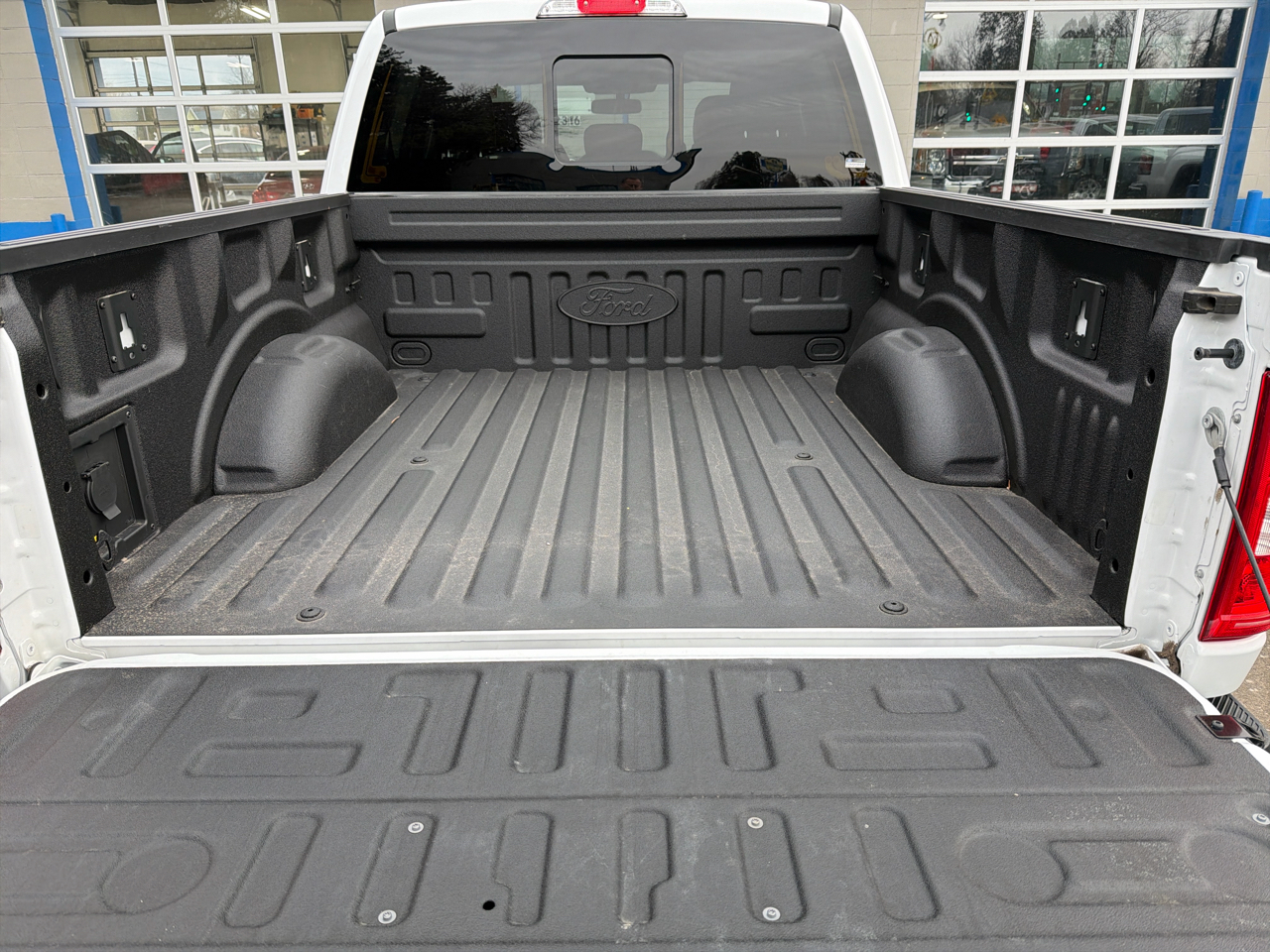 Ford F-150 4WD SuperCrew 139" XLT 2023