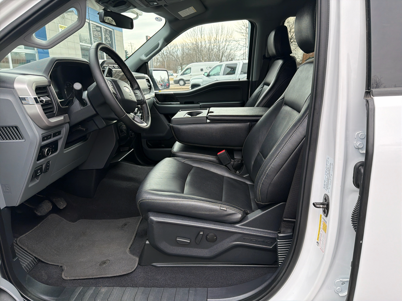 Ford F-150 4WD SuperCrew 139" XLT 2023