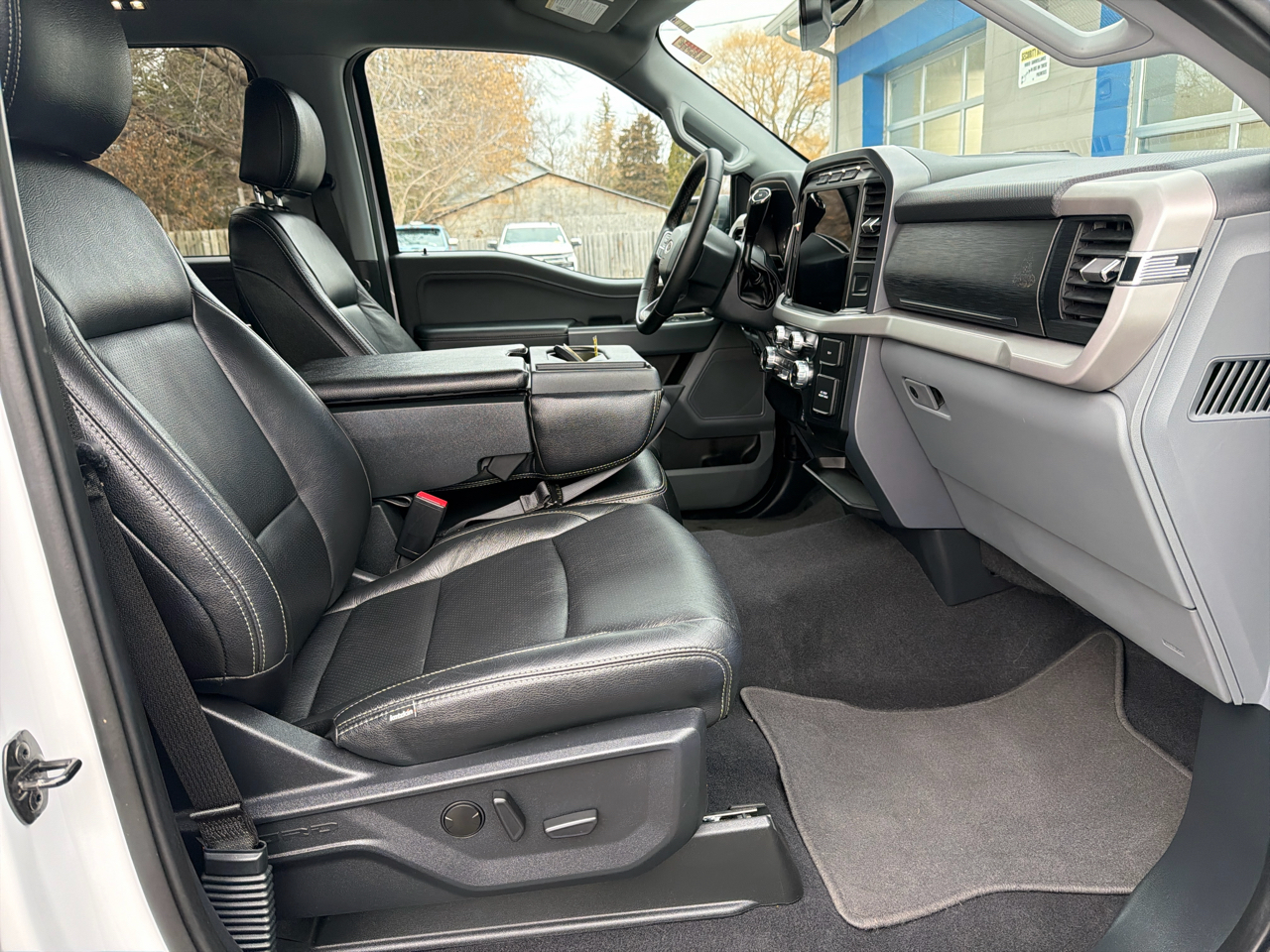 Ford F-150 4WD SuperCrew 139" XLT 2023