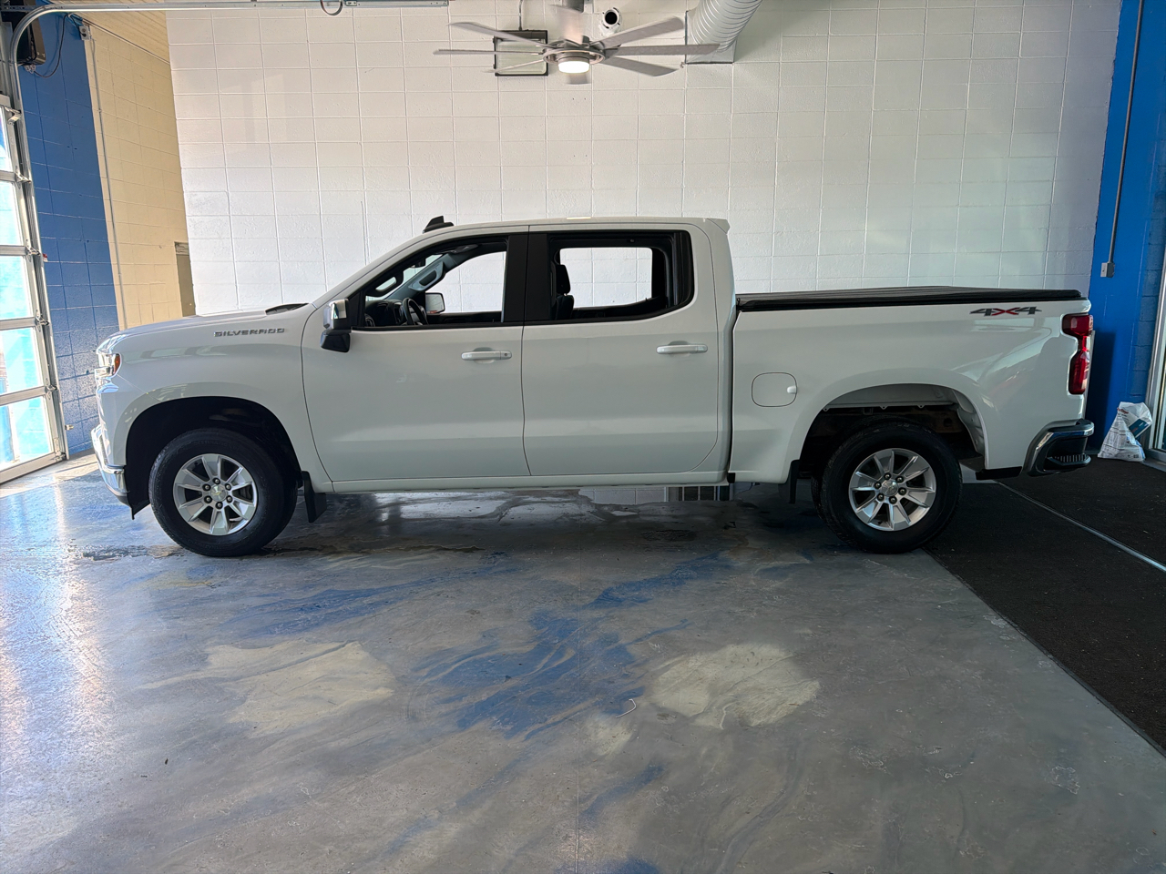 Chevrolet Silverado 1500 4WD Crew Cab 147" LT 2020