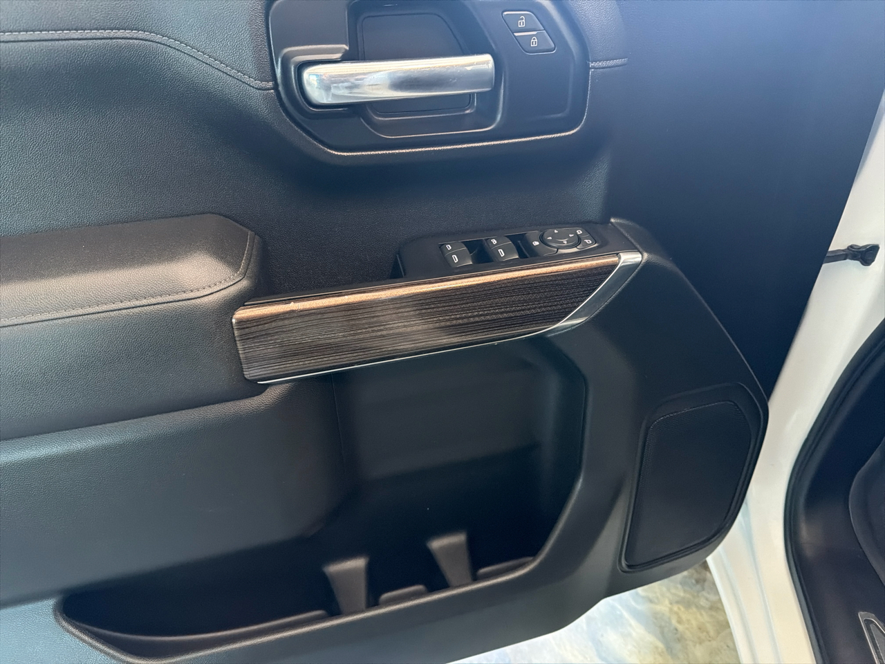 Chevrolet Silverado 1500 4WD Crew Cab 147" LT 2020