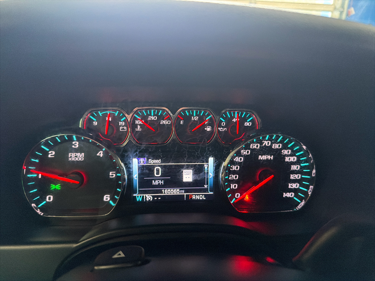 Chevrolet Suburban 4WD 4dr 1500 LT 2017