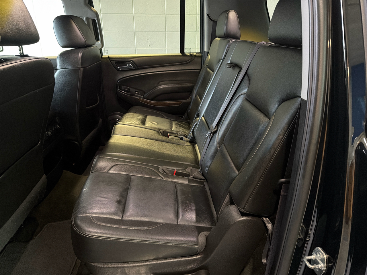 Chevrolet Suburban 4WD 4dr 1500 LT 2017