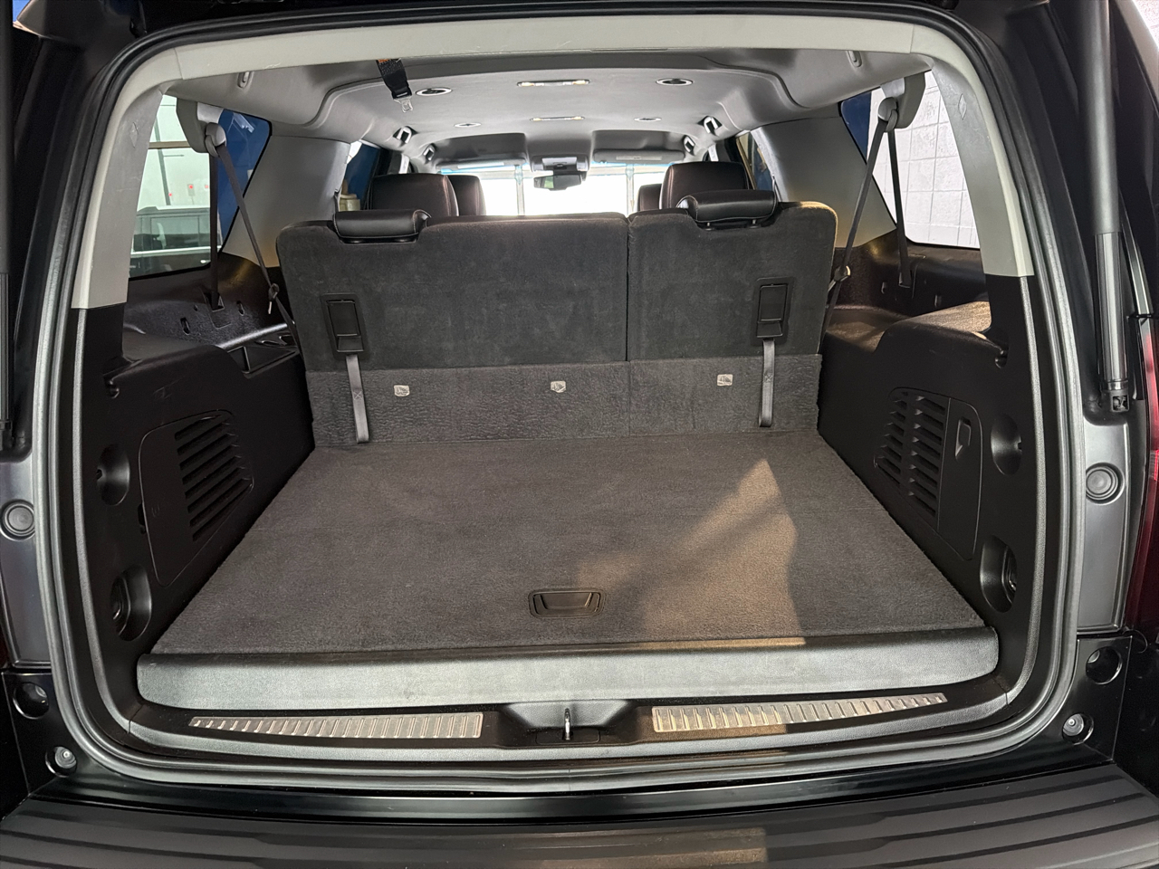 Chevrolet Suburban 4WD 4dr 1500 LT 2017