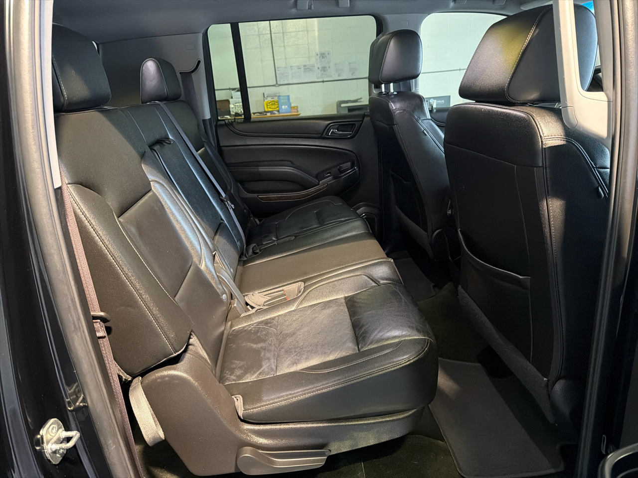 Chevrolet Suburban 4WD 4dr 1500 LT 2017