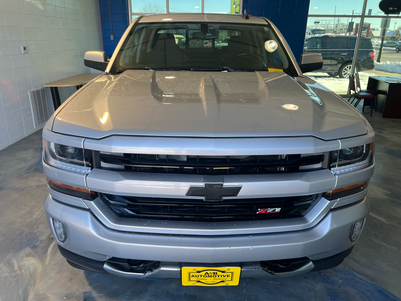 Chevrolet Silverado 1500 Crew Cab Crew Cab 143.5" WB 4WD Z71 2016