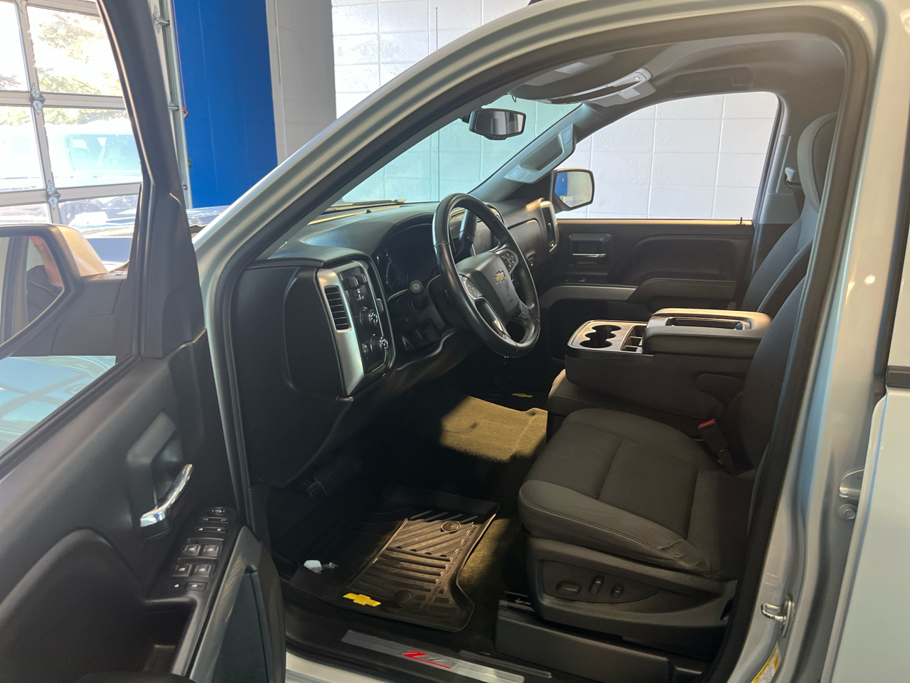 Chevrolet Silverado 1500 Crew Cab Crew Cab 143.5" WB 4WD Z71 2016