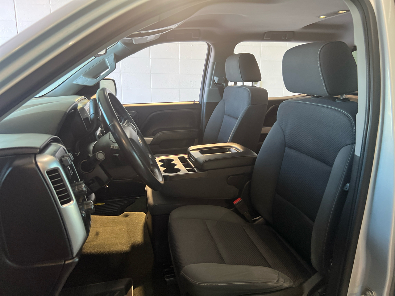 Chevrolet Silverado 1500 Crew Cab Crew Cab 143.5" WB 4WD Z71 2016