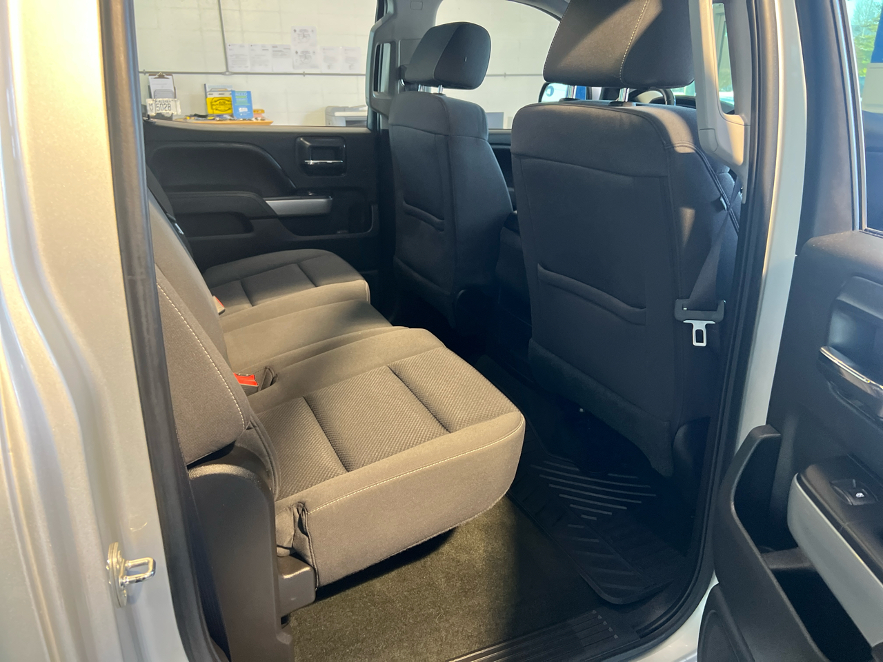 Chevrolet Silverado 1500 Crew Cab Crew Cab 143.5" WB 4WD Z71 2016